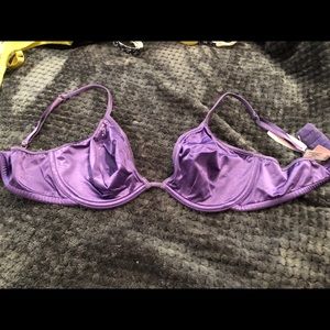 Victoria’s Secret unpadded Bra with Underwire.